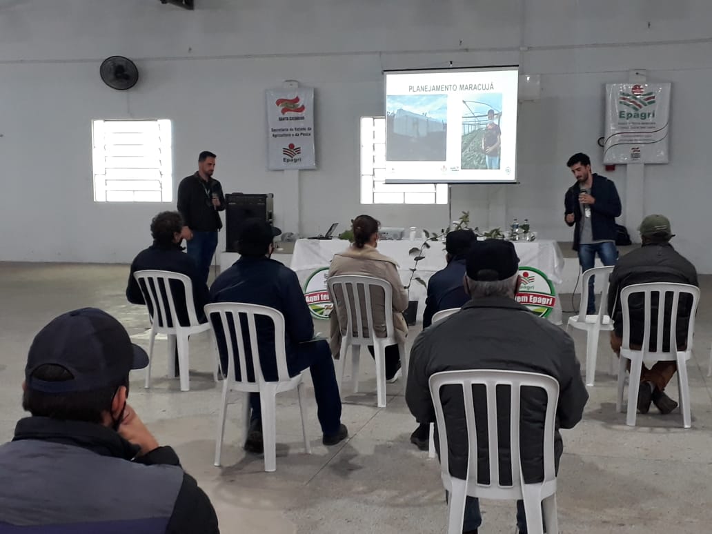 Curso Produção de Maracujá recebe apoio da Cresol e Coopertec