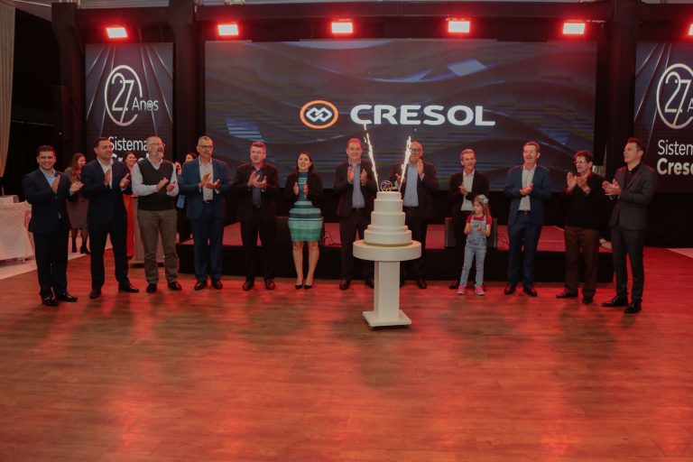 Cresol completa 27 anos de história e comemora em evento com sócios-fundadores