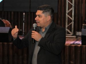 Gerente da agencia Pato Branco Centro Rafael Serpa - Agência da Cresol comemora 15 anos em Pato Branco