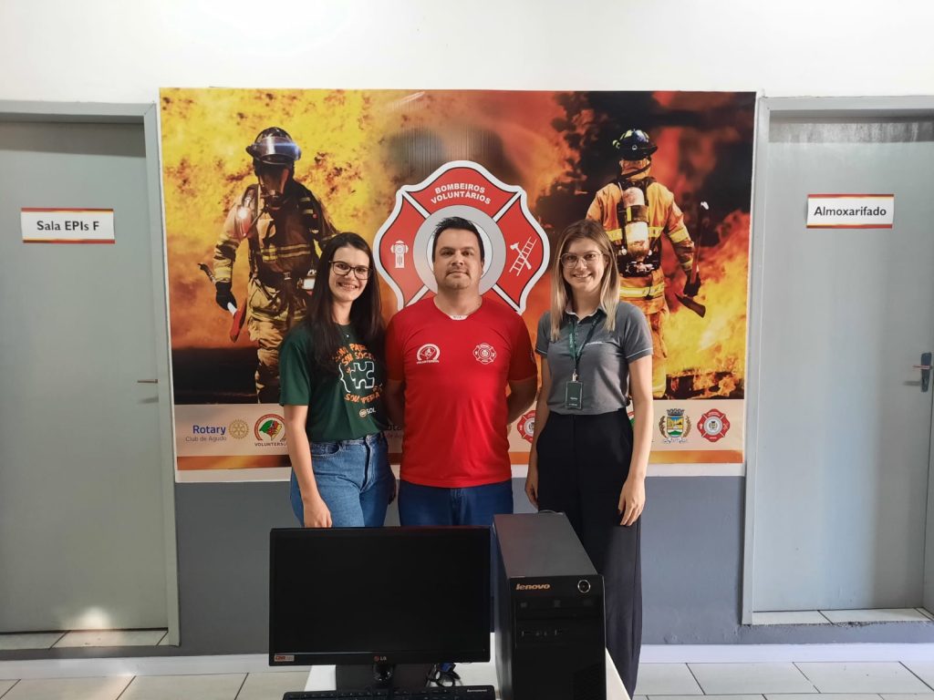 BOMBEIROS - Agência da Cresol de Agudo doa computadores para entidades
