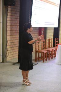 1 - Assembleia para todos: Cresol Jaguaruna disponibiliza intérprete de Libras em evento