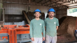 764A0055 - Equipes da Cresol e Finep visitam cooperado em Santiago do Sul 764A0055 - Equipes da Cresol e Finep visitam cooperado em Santiago do Sul