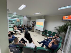 WhatsApp Image 2024 10 02 at 17.17.15 1 - Cresol apresenta modalidade de crédito à empreendedores e contadores de Presidente Getúlio (SC)