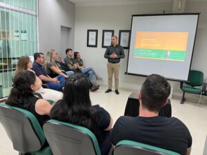 WhatsApp Image 2024 10 02 at 17.17.15 3 1 - Cresol apresenta modalidade de crédito à empreendedores e contadores de Presidente Getúlio (SC)