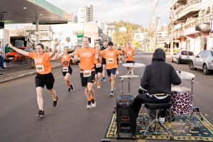 Corrida Laranja Cresol 2025 3 - Corrida Laranja celebra os 30 anos da Cresol em Francisco Beltrão