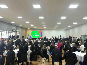 Design sem nome 2 1 - Cresol Aliança celebra resultados e reforça protagonismo na prestação de contas da Efapi do Brasil 2025 Design sem nome 2 1 - Cresol Aliança celebra resultados e reforça protagonismo na prestação de contas da Efapi do Brasil 2025
