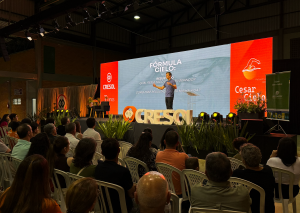 Foto 1 - Palestra com campeão olímpico marca os 30 anos da Cresol Centro Serra