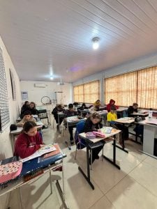 WhatsApp Image 2025 11 27 at 11.25.49 - Cresol leva educação financeira a 250 alunos do 4º ano no Sul de Santa Catarina