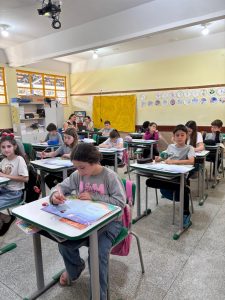 WhatsApp Image 2025 11 27 at 11.31.25 - Cresol leva educação financeira a 250 alunos do 4º ano no Sul de Santa Catarina