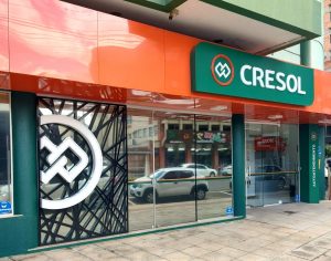 Ag 29 de Julho - Cresol entrega prêmio de R$ 10 mil a cooperado de Concórdia/SC