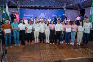 Cresol Pioneira recebe homenagem - Cresol Pioneira recebe homenagem em assembleia itinerante