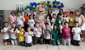 Formatura Mesadinha e sua Turma 1 - Cresol Vale Europeu atende 1.395 crianças no Projeto Mesadinha e sua Turma