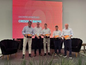 IMG 9812.JPG - Mais de 300 empresários participam de encontro da Cresol com o BNDES no norte do RS IMG 9812.JPG - Mais de 300 empresários participam de encontro da Cresol com o BNDES no norte do RS