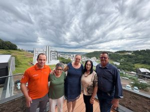 Vale das Aguas faz vista na sede nacional da Cresol com projeto - Participantes do Projeto Ativa Idade visitam a sede nacional da Cresol Vale das Aguas faz vista na sede nacional da Cresol com projeto - Participantes do Projeto Ativa Idade visitam a sede nacional da Cresol