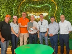 1 1 - Cooperados ampliam negócios e investimentos através da parceria entre Cresol e BNDES 1 1 - Cooperados ampliam negócios e investimentos através da parceria entre Cresol e BNDES