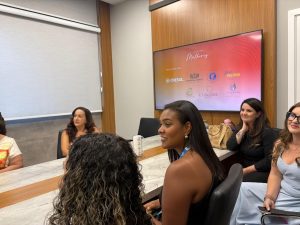 Programação incluiu palestras e dinâmicas voltadas ao desenvolvimento pessoal e ao protagonismo feminino