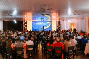 Palestra e publico - Cresol Ativa celebra 20 anos de história, cooperação e desenvolvimento