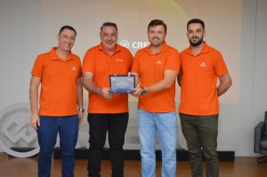 3o Rondinha - Cresol Noroeste premia destaques 2025 com troféu Excelência Comercial