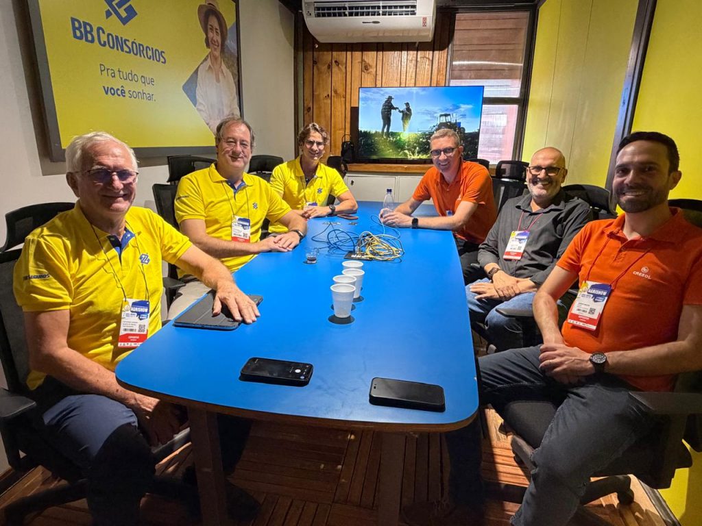 Cresol se reune com representantes do Banco do Brasil - Cresol realiza agendas institucionais durante a 31ª Agrishow Cresol se reune com representantes do Banco do Brasil - Cresol realiza agendas institucionais durante a 31ª Agrishow