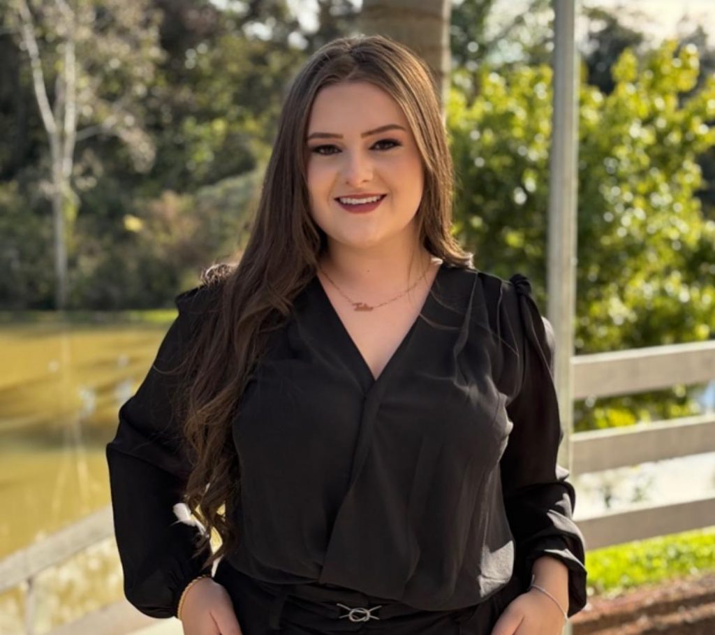 Juventude conectada Julia Ferrari - Cresol impulsiona formação e protagonismo de jovens no cooperativismo