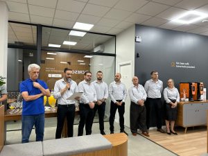 Lideranças da Cresol Missões Fronteira RS durante inauguração da nova agência em Santo Ângelo RS