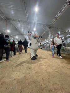 Cresol Ativa fortalece relacionamento com cooperados na ExpoTilias - Cresol Ativa participa da 10ª ExpoTílias e fortalece relacionamento com a comunidade 