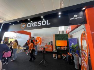 Estande da Cresol Ativa movimenta a ExpoTilias 2026 - Cresol Ativa participa da 10ª ExpoTílias e fortalece relacionamento com a comunidade 
