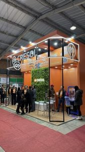 Estande da Cresol Centro Serra recebeu milhares de visitantes durante a ExpoCentro 2026 em Curitibanos - Cresol Centro Serra reforça o relacionamento com a comunidade durante a 29ª ExpoCentro, em Curitibanos (SC)