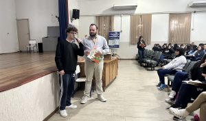 Estudantes aprendem sobre educação financeira e planejamento do orçamento