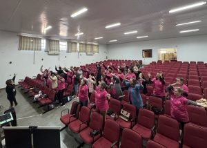 Programacao contou com palestra da psicologa que abordou o papel da mulher na sociedade atual e a autoestima - Encontro do Potencializa Elas fortalece autoestima e protagonismo feminino no Noroeste gaúcho