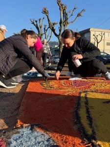 689219582 18076559714673530 9032813290859071210 n - Cresol Aratiba participa da confecção dos tradicionais tapetes de Corpus Christi 689219582 18076559714673530 9032813290859071210 n - Cresol Aratiba participa da confecção dos tradicionais tapetes de Corpus Christi