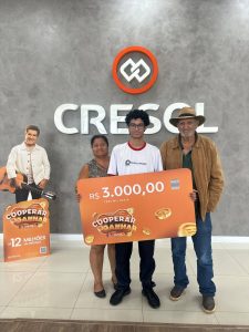 Cresol Pioneira com os seus ganhadores da campanha de premios 2 - Cresol Pioneira realiza 3º sorteio da campanha de prêmios
