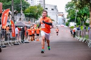 WhatsApp Image 2026 06 15 at 13.44.13 3 - Mais de 700 pessoas participam da 1ª Corrida Laranja em Erechim (RS)
