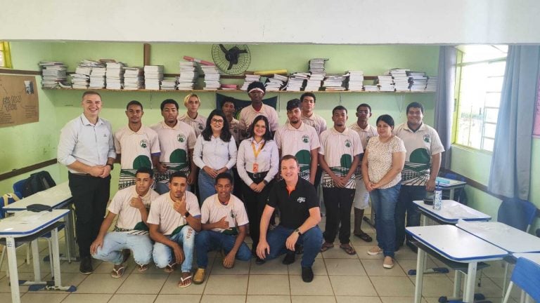 Cresol apoia formação de jovens