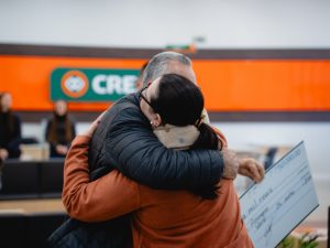 Cresol Pioneira faz sorteio de R 50 mil - Cooperada da Cresol ganha prêmio de R$ 50 mil em sorteio de seguro