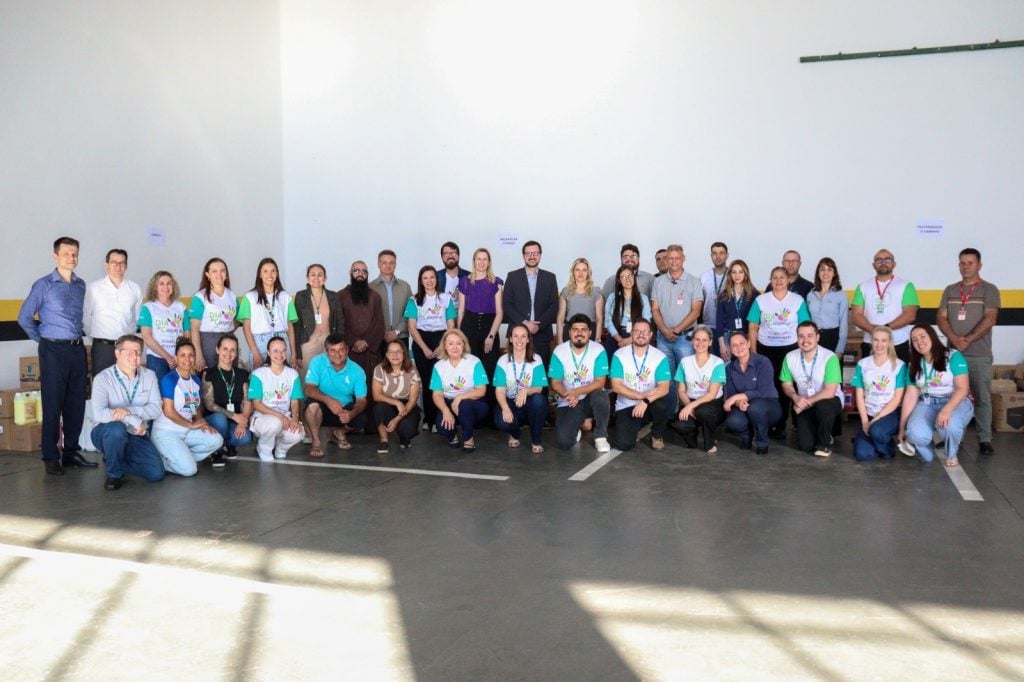Cresol Progresso participa da campanha de arrecadação de alimentos no Dia de Cooperar