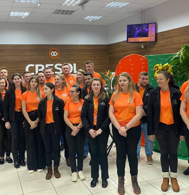 Equipe da cresol essência comemora 23 anos de história
