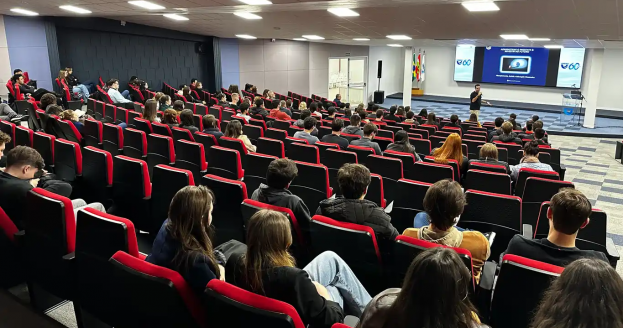Palestra sobre educação financeira em Rio do Sul