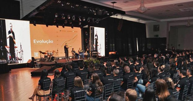 Colaboradores do Paraná e de São Paulo participaram do evento da Cresol Tradição