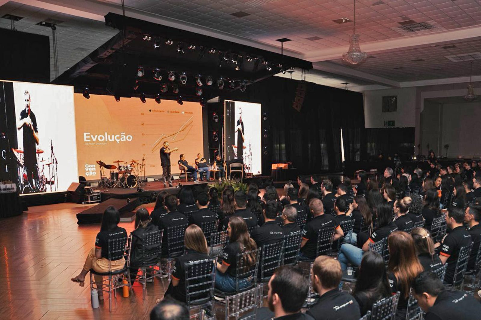 Colaboradores do Paraná e de São Paulo participaram do evento da Cresol Tradição