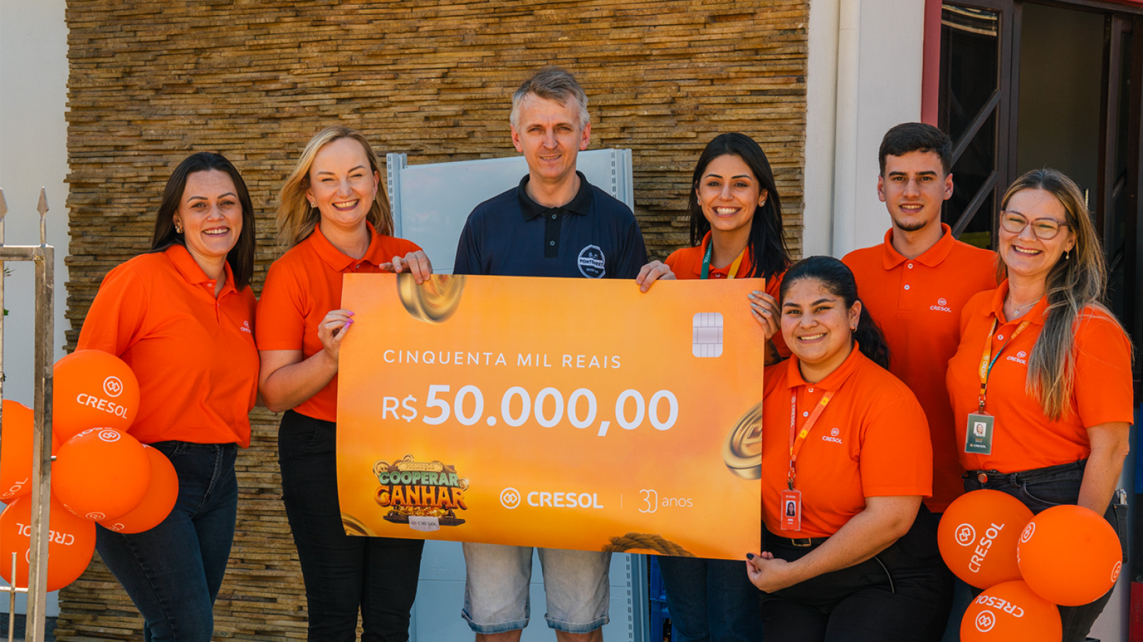 Cooperado de Santa Cruz Figueira, recebe o prêmio do Cooperar é Ganhar_