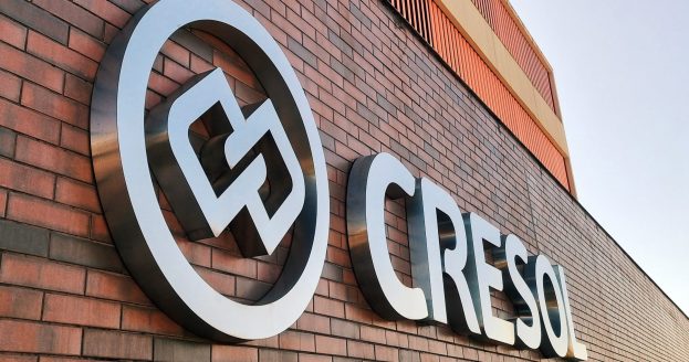 Logotipo da Cresol na fachada da agência