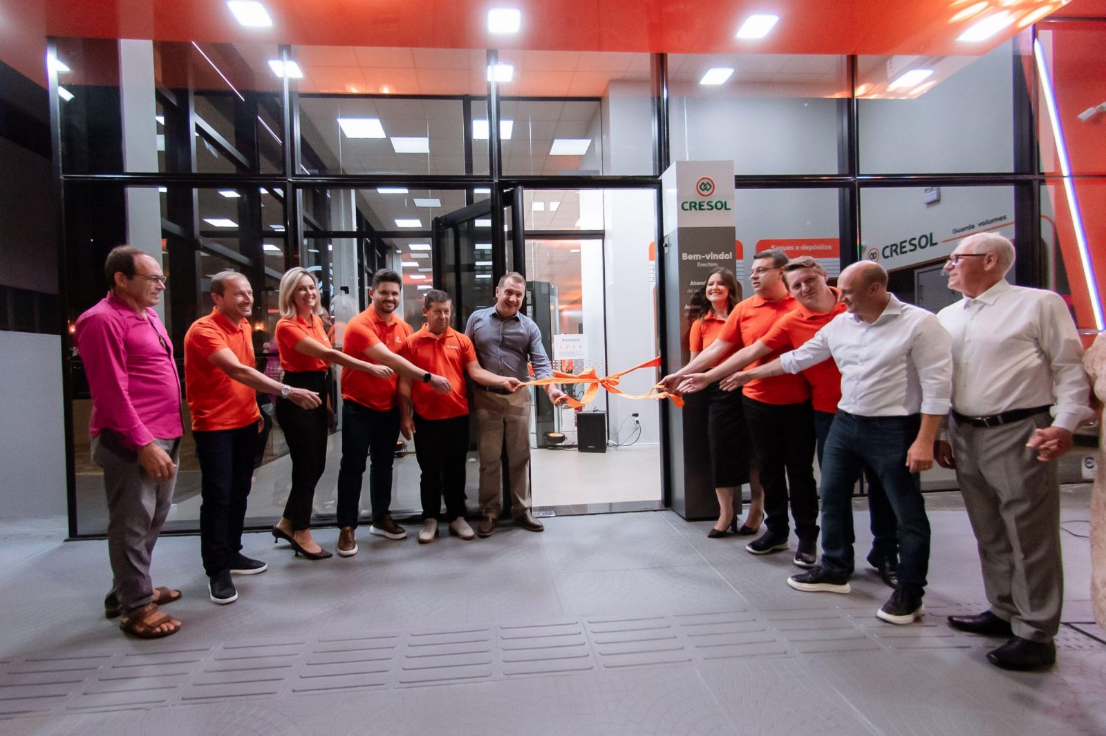 Cresol Centro Sul inaugura 5ª agência de relacionamento em Erechim (RS) Cresol Centro Sul inaugura 5ª agência de relacionamento em Erechim (RS)