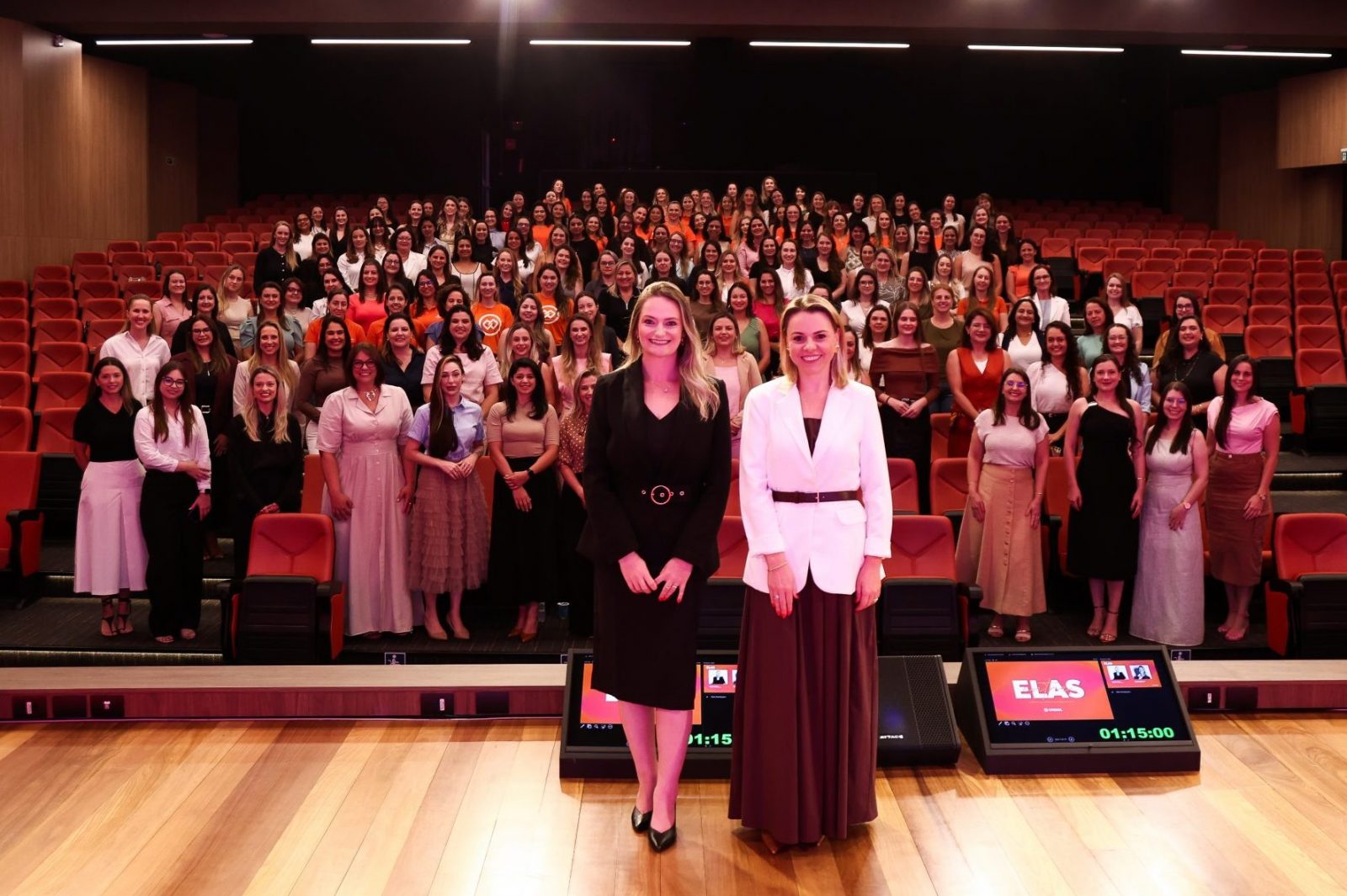 Diretoras Karoline Buss Gesser (Riscos) e Andressa Castro (Operações) idealizaram o Entre Elas
