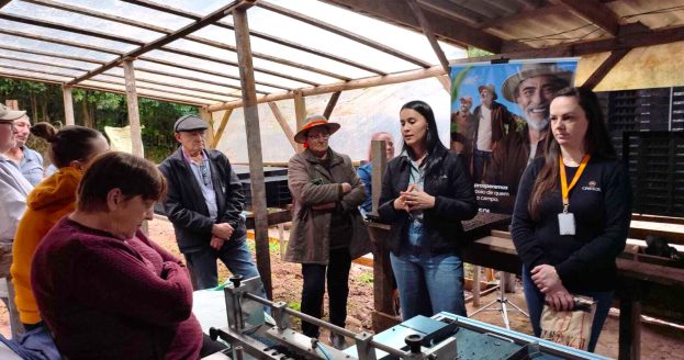 Cresol Essência apoia produção de mudas orgânicas e valoriza a agricultura familiar