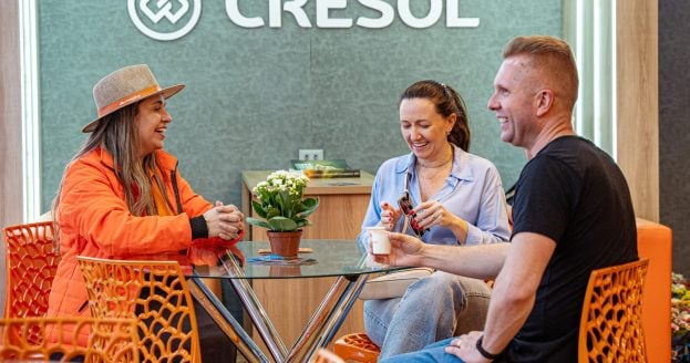 Cresol atende visitantes na Expointer 2026