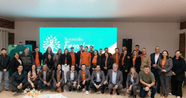 Cresol Pioneira forma primeira turma de projeto de sucessão familiar