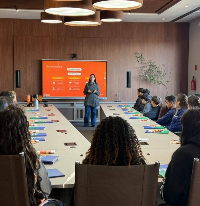 Cresol Pioneira recebe visita de estudantes (2)