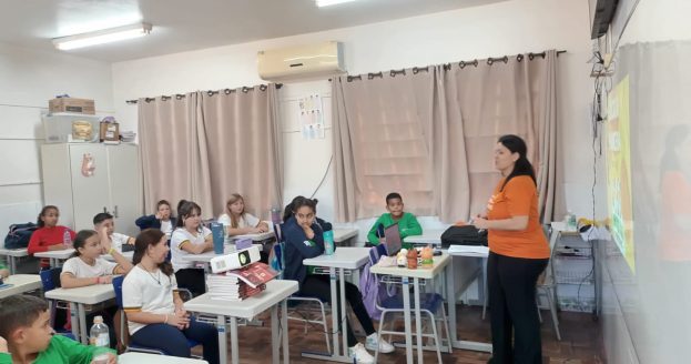 Equipe da Cresol Essência abordou a sustentabilidade e a educação financeira