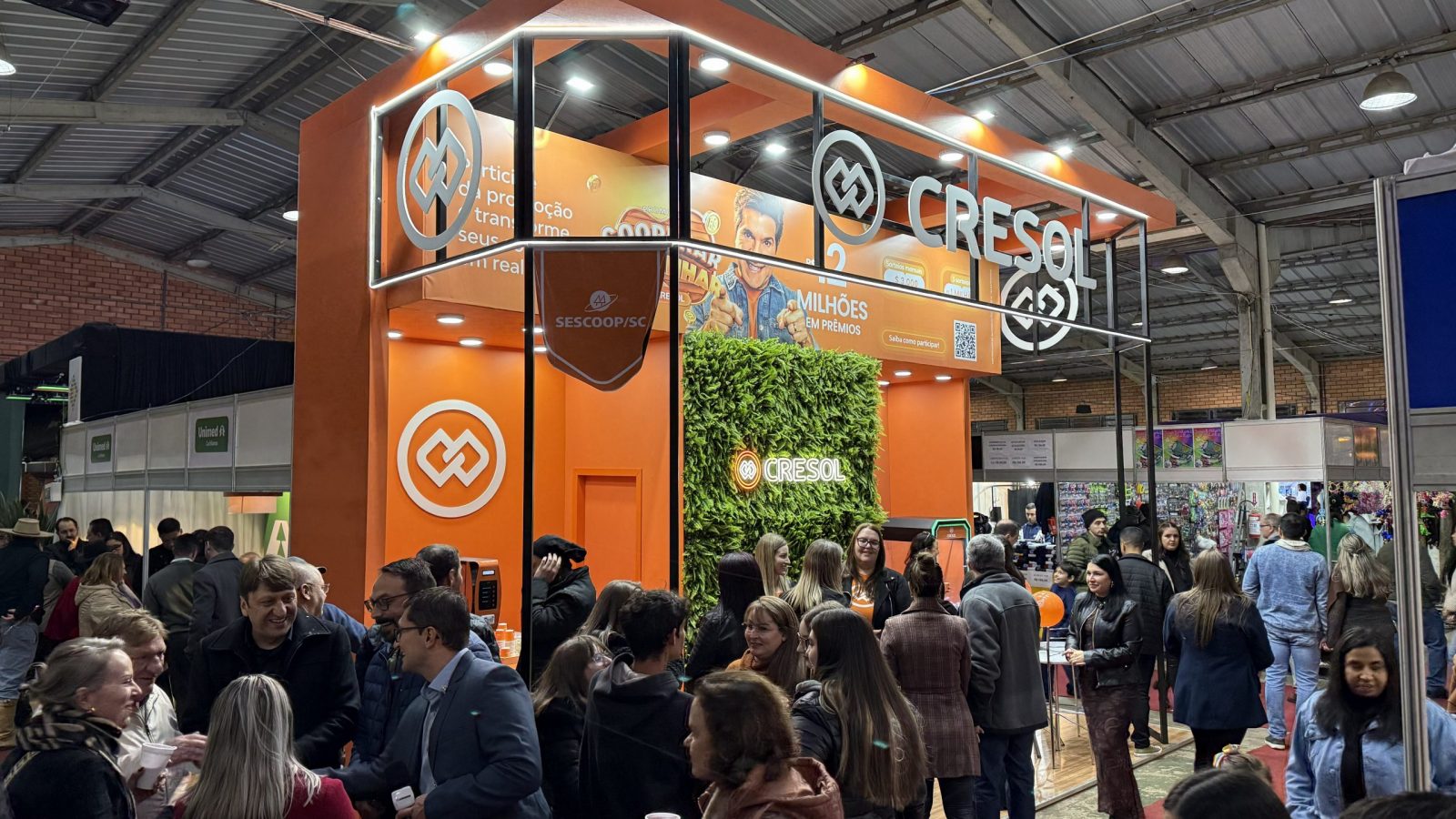 Espaço da Cresol Centro Serra na ExpoCentro foi ponto de encontro para negócios, conversas e fortalecimento de parcerias